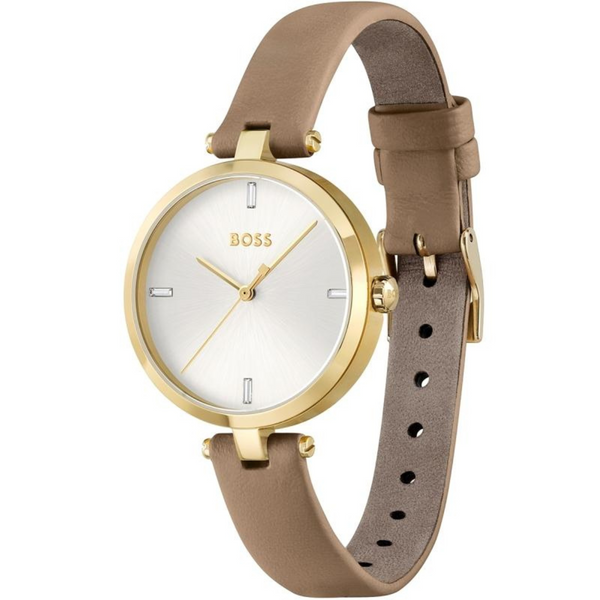La montre Boss Classic 1502652 est une élégante montre-bracelet conçue pour les femmes. Elle présente un boîtier rond en acier inoxydable de couleur dorée, lui conférant un aspect sophistiqué et intemporel. Le boîtier est complété par un verre minéral résistant, qui protège le cadran des rayures et assure une clarté optimale.