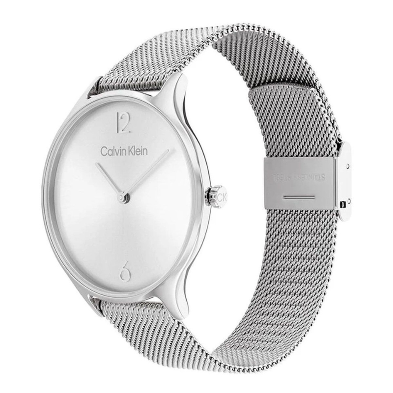  Timeless 2H, montre 38 mm à Quartz, acier inoxydable, bracelet en maille milanaise, cadran argent finition soleil, design élégant, mouvement Quartz précis, verre minéral résistant aux rayures, style classique, étanche, Le Comptoir des Montres.