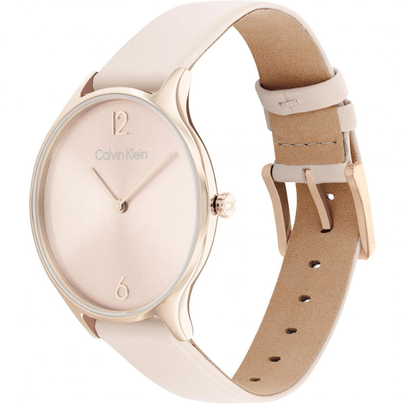  Montre femme, CALVIN KLEIN, Timeless Mesh, 38mm, 25200009, boîtier en acier inoxydable, cadran rose, bracelet en cuir rose, mouvement à quartz, étanchéité 30 mètres, élégance et précision.